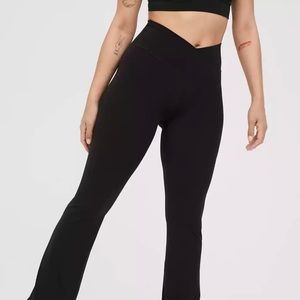 Aerie Offline V-shaped waist yoga pants